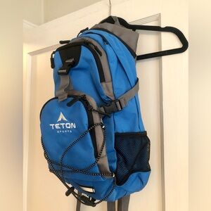 TETON Sports Oasis 1100 Hydration Pack Blue NEW